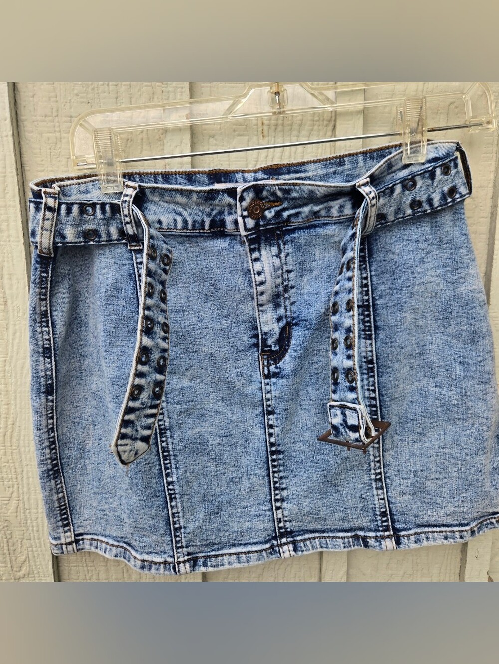 Sincerely Jules Acid Wash Denim Mini Skirt with Grommet Belt Size 9/28